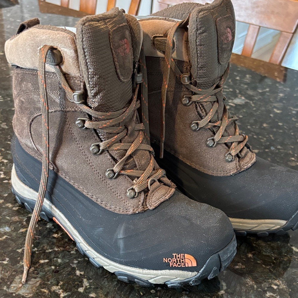Like New!!! The North Face Men's Brown and Black Snow Boots